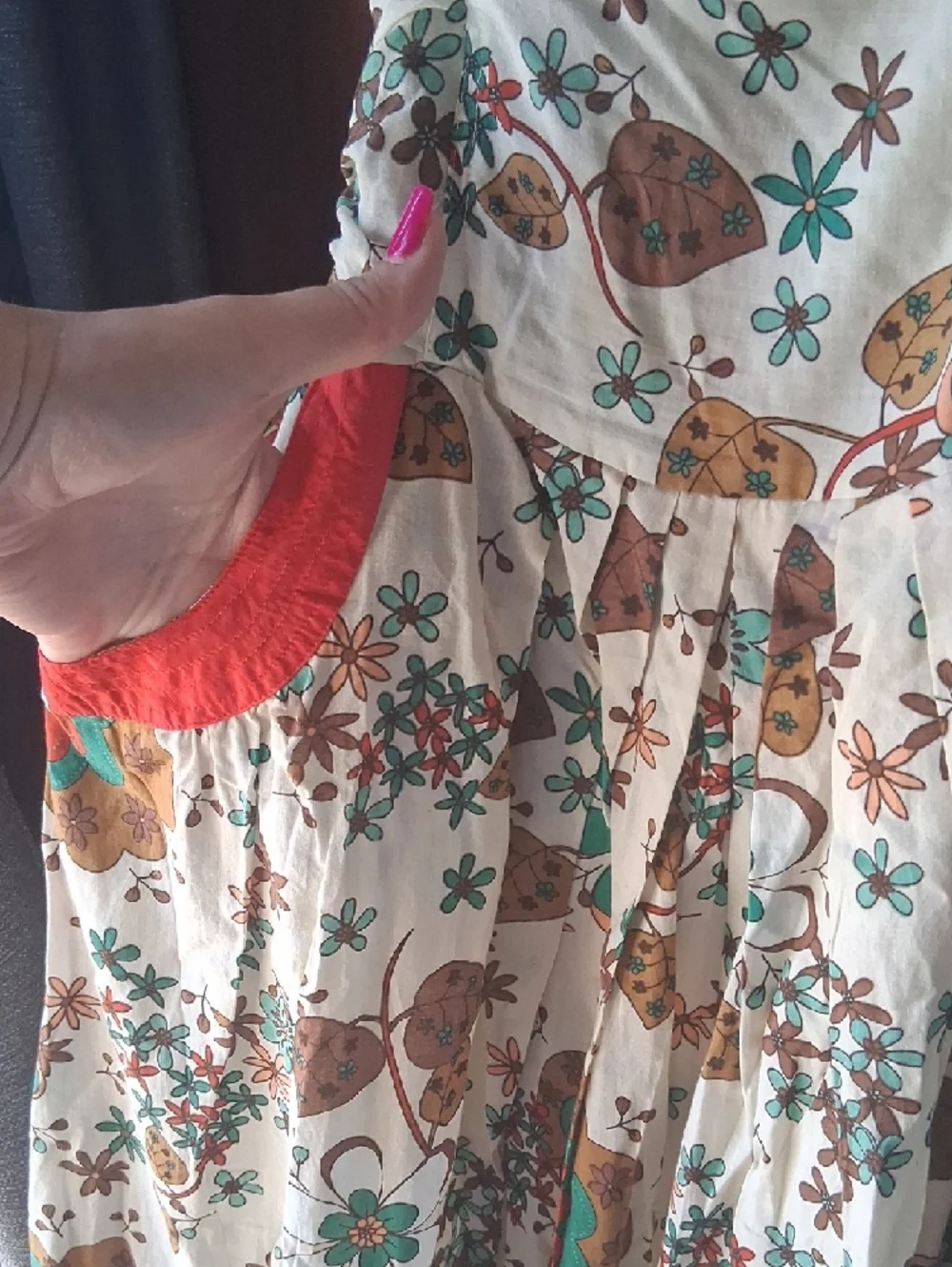 Double Zero Cream Floral Midi Dress with Red Accents - Picture 5 of 12